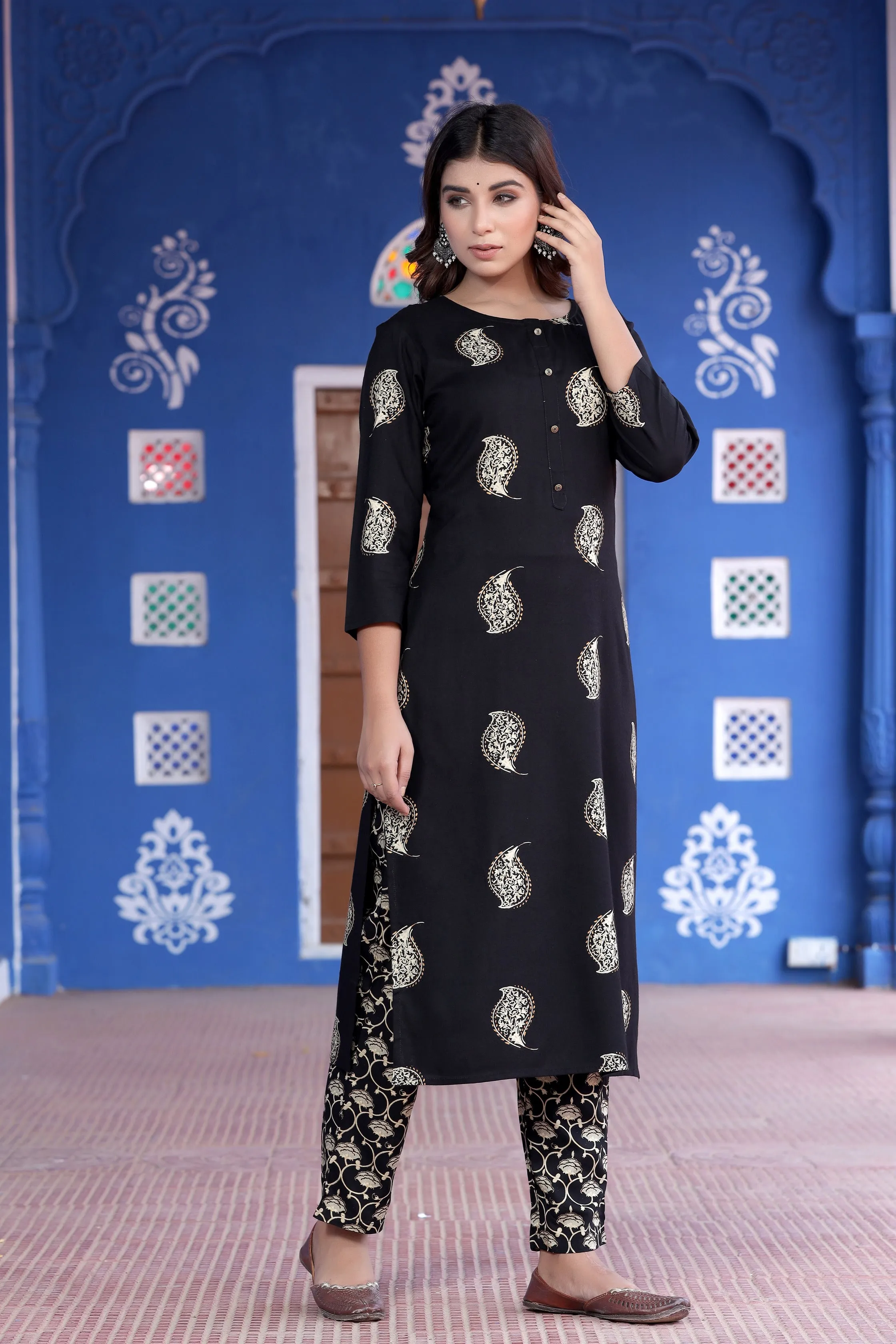 Women Black Printed Kurta Set